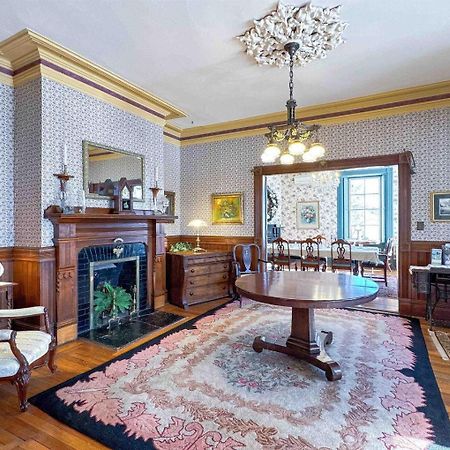 Elmwood Heritage Inn Шарлъттаун Екстериор снимка