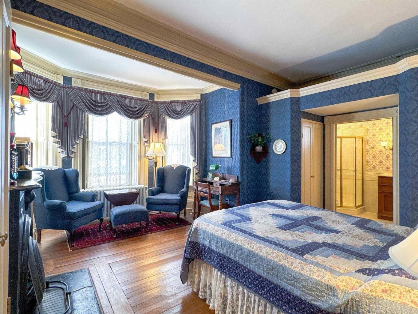 Elmwood Heritage Inn Шарлъттаун Екстериор снимка