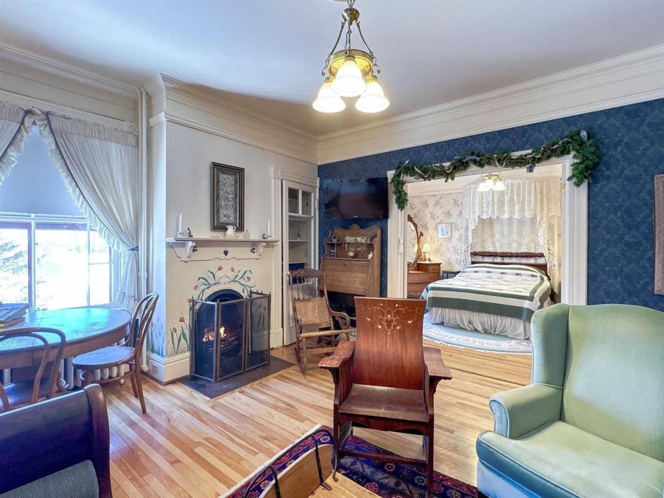 Elmwood Heritage Inn Шарлъттаун Екстериор снимка