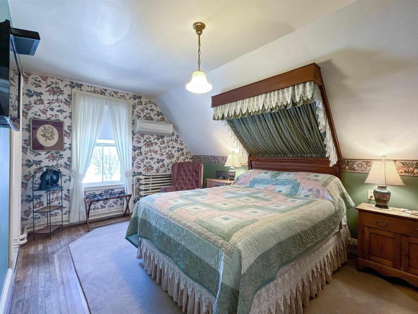 Elmwood Heritage Inn Шарлъттаун Екстериор снимка